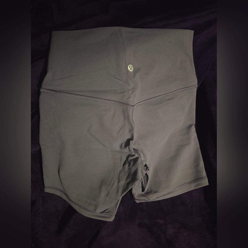 Align Short - Picture 3 of 4